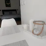 Maris Apartment