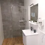 Maris Apartment *